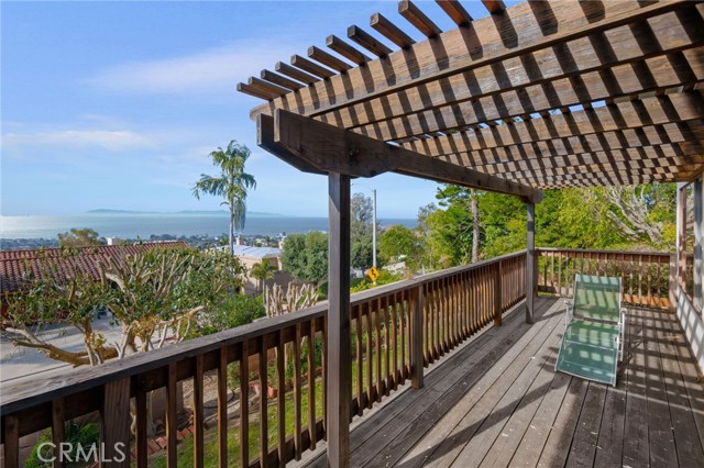 1806 Sunset Drive, Ventura CA: https://media.crmls.org/medias/045b52d4-90c1-4d6b-aaca-0698a0cccabf.jpg