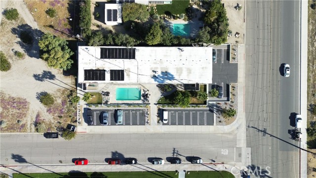 2303 N Indian Canyon Dr, Palm Springs CA: https://media.crmls.org/medias/045b6218-fb46-4ee0-86af-74e194920081.jpg