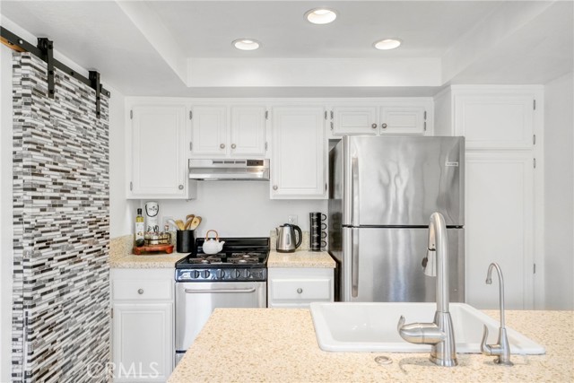 Detail Gallery Image 1 of 31 For 17333 Brookhurst St #F4,  Fountain Valley,  CA 92708 - 2 Beds | 2 Baths