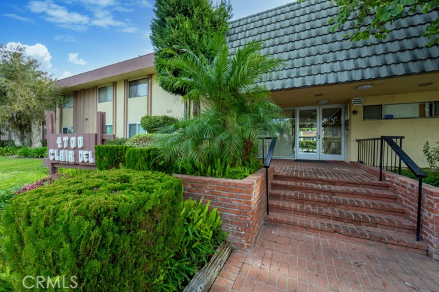 4700 Clair Del Avenue, Long Beach CA: https://media.crmls.org/medias/045b7dd3-1632-4d35-b47b-e4cb55698ad9.jpg