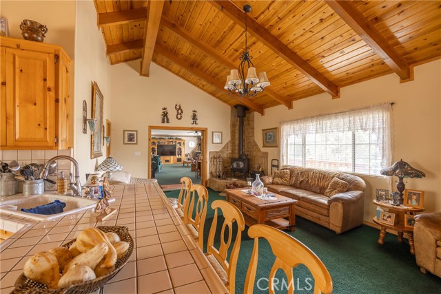 Detail Gallery Image 16 of 45 For 2196 Mariposa Ln, Big Bear City,  CA 92314 - 4 Beds | 2/1 Baths