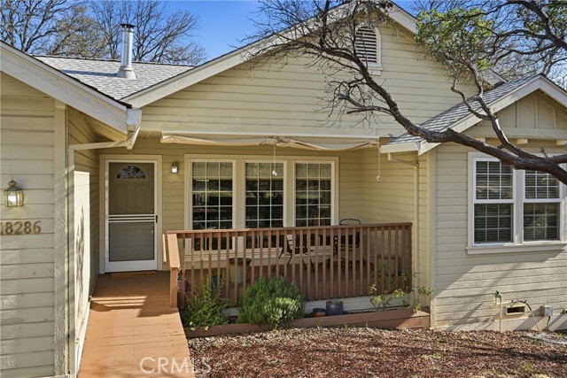 Detail Gallery Image 3 of 32 For 18286 North Shore Dr, Hidden Valley Lake,  CA 95467 - 3 Beds | 2 Baths