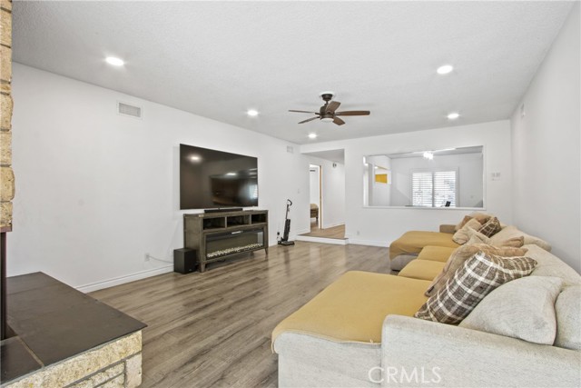 Detail Gallery Image 10 of 16 For 16222 Oregon, Bellflower,  CA 90706 - 2 Beds | 1 Baths