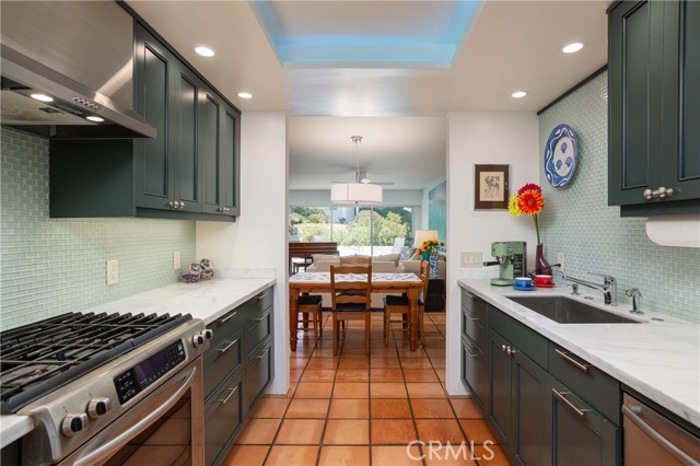 Detail Gallery Image 9 of 33 For 2012 Baja, Newport Beach,  CA 92660 - 3 Beds | 2 Baths