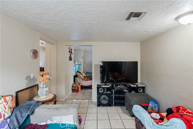 Detail Gallery Image 15 of 43 For 442 N Victoria, San Jacinto,  CA 92583 - 3 Beds | 2/1 Baths