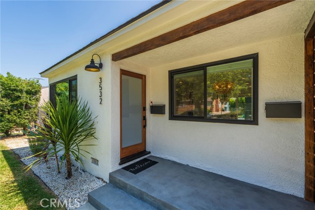 Detail Gallery Image 3 of 41 For 3532 S Muirfield Rd, Los Angeles,  CA 90016 - 4 Beds | 3 Baths