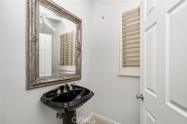 Detail Gallery Image 30 of 47 For 602 Larkspur Ave a,  Corona Del Mar,  CA 92625 - 3 Beds | 2/1 Baths