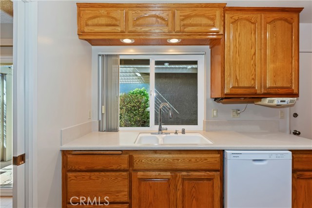 Detail Gallery Image 11 of 32 For 1631 Carmel, Upland,  CA 91784 - 2 Beds | 2 Baths