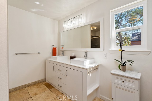 10755 Santa Ana Road, Atascadero CA: https://media.crmls.org/medias/045f601c-90c8-4e2a-abab-47bd28c94c23.jpg
