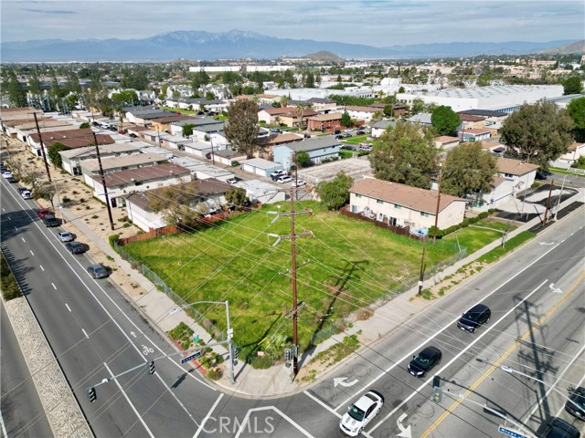 Image 2 of 6 For 449 River Rd