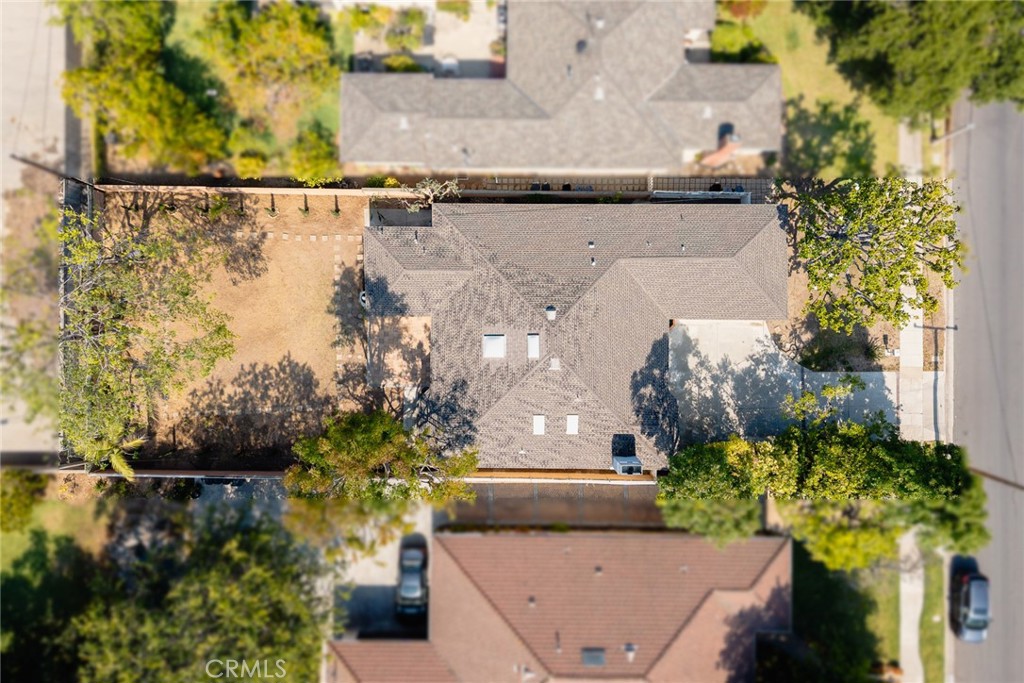 https://media.crmls.org/medias/045fcdc4-5605-4c93-9d01-a71db541347d.jpg?preset=X-Large