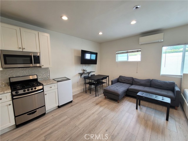 17559 LEMAY, Lake Balboa CA: https://media.crmls.org/medias/0460b6cc-89b2-4d68-9a64-de6fbd78e884.jpg