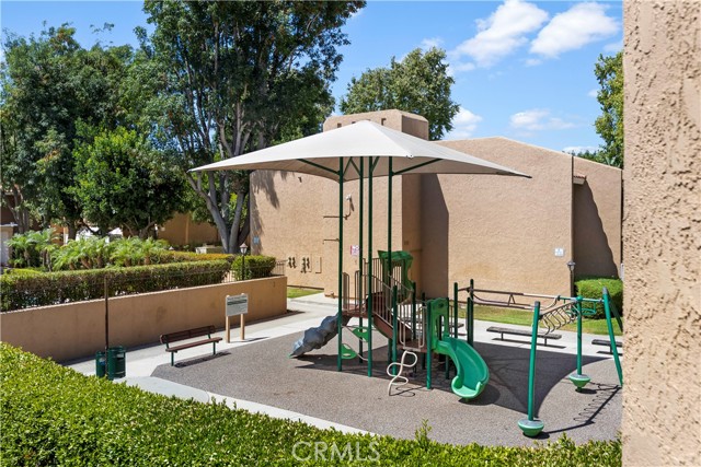 1001 W Macarthur Boulevard, Santa Ana CA: https://media.crmls.org/medias/046139a0-9ad6-406d-ac66-da9a3c43690d.jpg