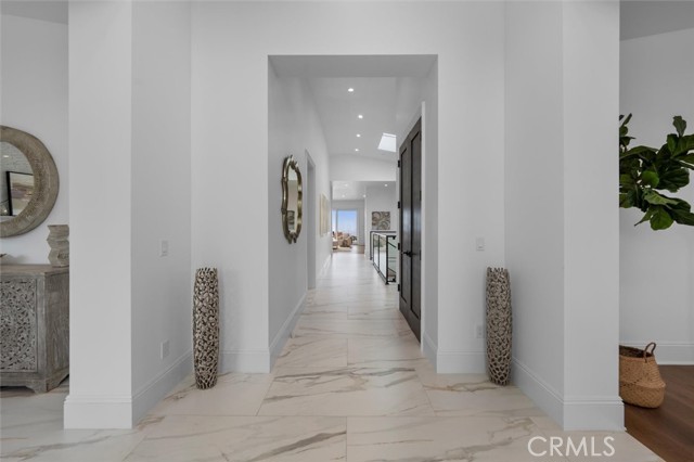 Detail Gallery Image 7 of 72 For 32042 Isthmus View Dr, Rancho Palos Verdes,  CA 90275 - 6 Beds | 6/2 Baths