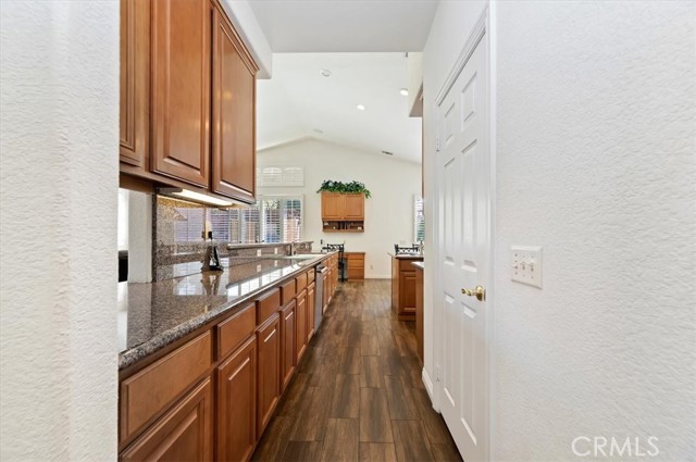 Detail Gallery Image 21 of 67 For 2757 Palmetto Ln, Corona,  CA 92881 - 5 Beds | 4/2 Baths