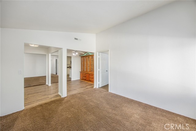 Detail Gallery Image 5 of 32 For 1550 Rimpau Ave #18,  Corona,  CA 92881 - 3 Beds | 2 Baths