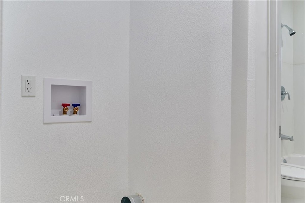 https://media.crmls.org/medias/046357da-5a10-4368-8a9b-5de54d780fa5.jpg?preset=X-Large