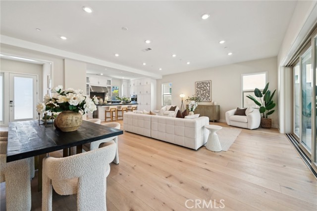 56 Chasma, Irvine CA: https://media.crmls.org/medias/046448e9-2b15-4ba1-a747-fd023ff1652b.jpg