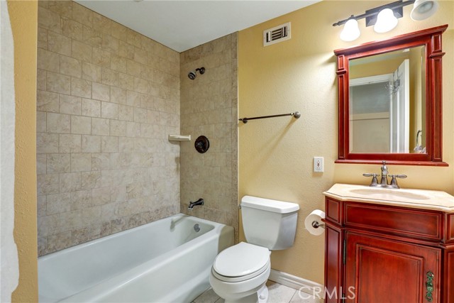 2307 Cameron Avenue, Covina CA: https://media.crmls.org/medias/046449c7-0dcf-4e23-ad22-64b7d7ddbd26.jpg
