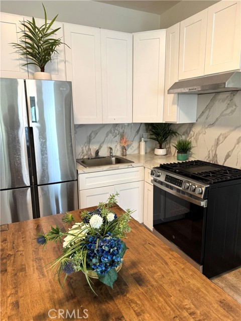 315 N Alvarado Street, Los Angeles CA: https://media.crmls.org/medias/0464a4f9-95c2-46ca-803b-561db291b6e9.jpg