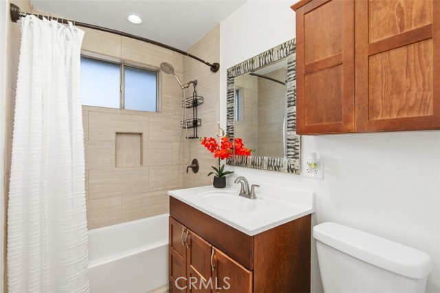 Detail Gallery Image 11 of 21 For 18032 Hartlund Ln, Huntington Beach,  CA 92646 - 4 Beds | 2 Baths