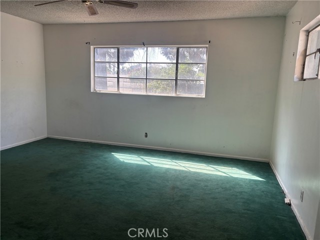 9001 KESTER AVE, Panorama City CA: https://media.crmls.org/medias/04669690-4679-4fdf-9078-df9e213c5833.jpg