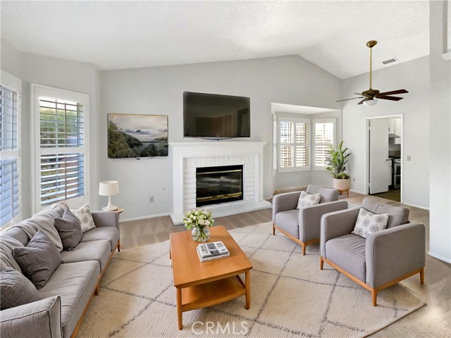 Detail Gallery Image 2 of 18 For 22455 Kinross Ln, Moreno Valley,  CA 92557 - 3 Beds | 2 Baths