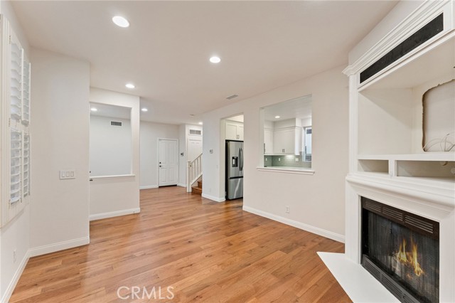 Detail Gallery Image 6 of 37 For 204 Windy, Tustin,  CA 92782 - 3 Beds | 2/1 Baths