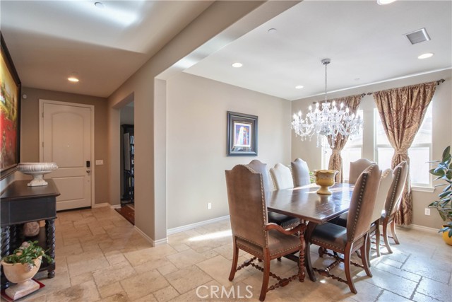 Detail Gallery Image 5 of 52 For 32640 Cougar Pass Ct, Winchester,  CA 92596 - 5 Beds | 3/1 Baths