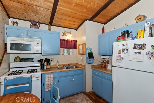 Detail Gallery Image 16 of 22 For 407 Sugarloaf Bld, Big Bear City,  CA 92314 - 2 Beds | 1 Baths