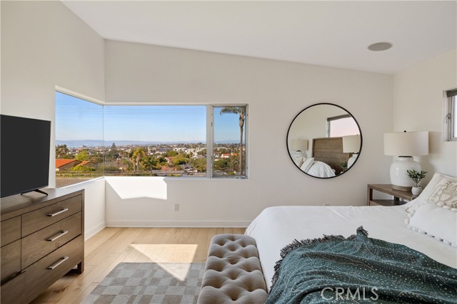 Detail Gallery Image 22 of 39 For 409 Calle Mayor, Redondo Beach,  CA 90277 - 3 Beds | 2/1 Baths