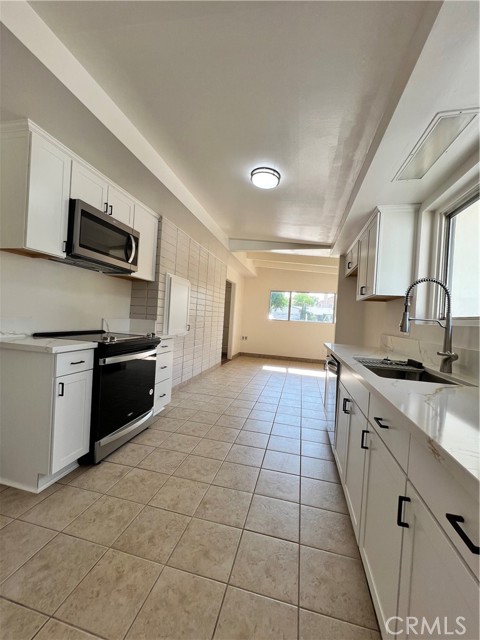 Detail Gallery Image 12 of 44 For 38710 Yucca Tree St, Palmdale,  CA 93551 - 4 Beds | 2 Baths