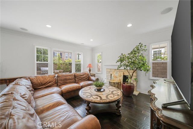 Detail Gallery Image 7 of 36 For 28 Townsend, Irvine,  CA 92620 - 5 Beds | 5/1 Baths
