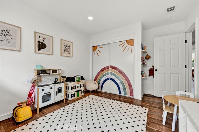 2218 S Linda Way, Santa Ana CA: https://media.crmls.org/medias/04697d49-cff2-4692-a6d7-c3b26dc09d9f.jpg