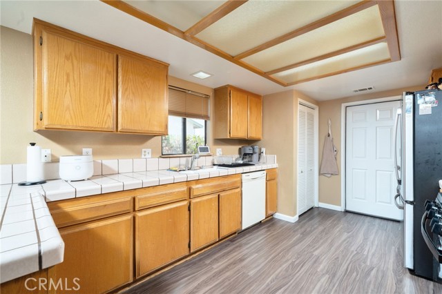 13745 Bel Air Drive, Victorville CA: https://media.crmls.org/medias/046a2bb9-c0cb-48b8-a931-1f1844a68e8b.jpg