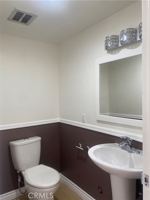 Detail Gallery Image 26 of 31 For 19608 Runnymede St, Reseda,  CA 91335 - 4 Beds | 3/1 Baths