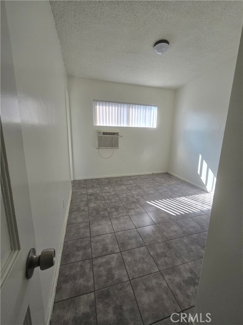 Detail Gallery Image 4 of 6 For 2017 E Whiting Ave #H,  Fullerton,  CA 92831 - 1 Beds | 1 Baths