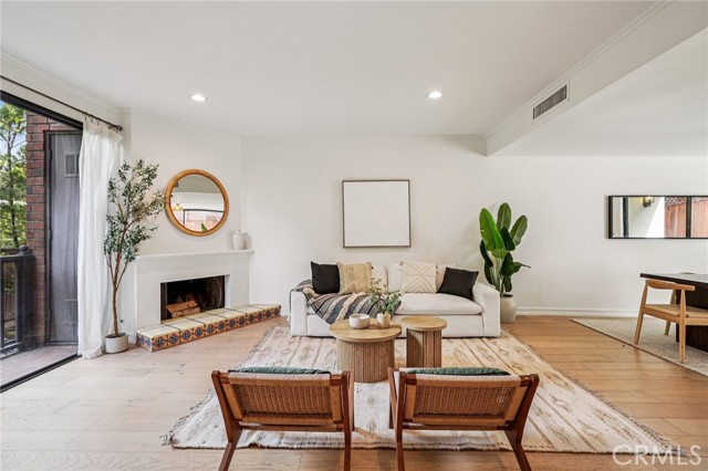 Detail Gallery Image 6 of 32 For 713 9th St #3,  Santa Monica,  CA 90402 - 3 Beds | 3 Baths