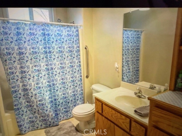 https://media.crmls.org/medias/046bbf3e-2662-41b1-877a-93696bf4d472.jpg?preset=X-Large