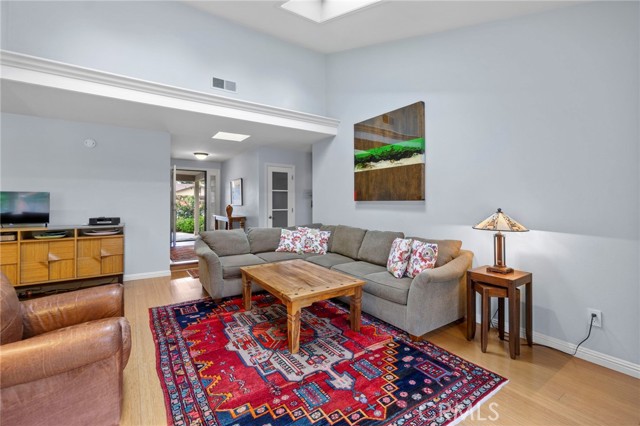 Detail Gallery Image 2 of 30 For 9911 Constitution Dr, Huntington Beach,  CA 92646 - 4 Beds | 2 Baths
