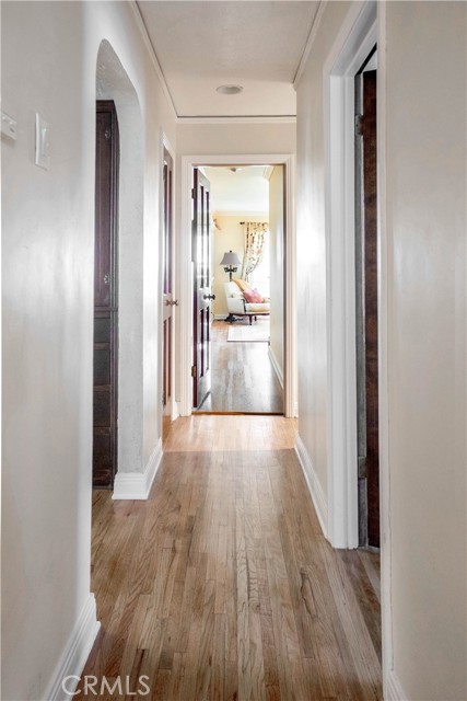 920 Coronado Drive, Glendale CA: https://media.crmls.org/medias/046d9608-dceb-4376-89b4-aedd241c8301.jpg