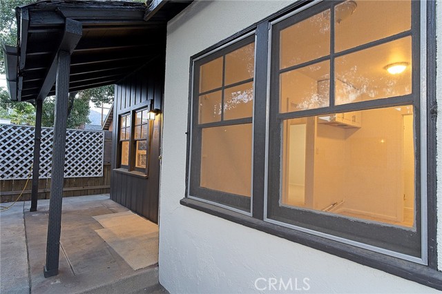 550 N 1st Avenue, Upland CA: https://media.crmls.org/medias/046d997d-a02b-426d-8746-73aaa3762175.jpg