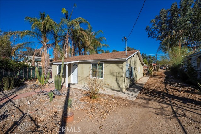 Detail Gallery Image 1 of 16 For 27540 Monroe Ave, Menifee,  CA 92585 - 2 Beds | 1 Baths