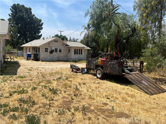 10560 Robinson Avenue, Riverside, California 92505, 2 Bedrooms Bedrooms, ,1 BathroomBathrooms,Single Family Residence,For Sale,Robinson,IV24112122