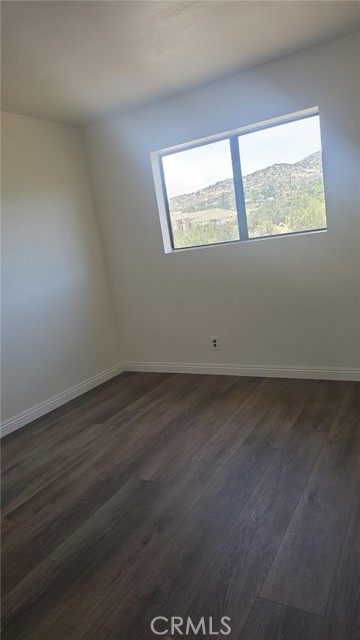 Detail Gallery Image 17 of 33 For 2910 Silver Ridge Dr, Pinon Hills,  CA 92372 - 4 Beds | 3 Baths