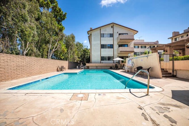 12300 Montecito Road, Seal Beach CA: https://media.crmls.org/medias/046f6c05-fd6d-405f-a526-9e59037bf4e6.jpg
