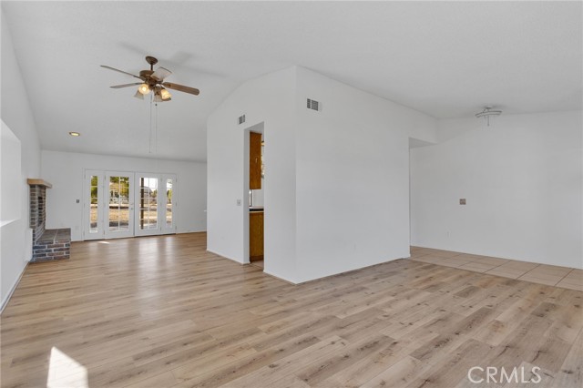 Detail Gallery Image 9 of 45 For 18037 Mondamon, Apple Valley,  CA 92307 - 3 Beds | 2 Baths