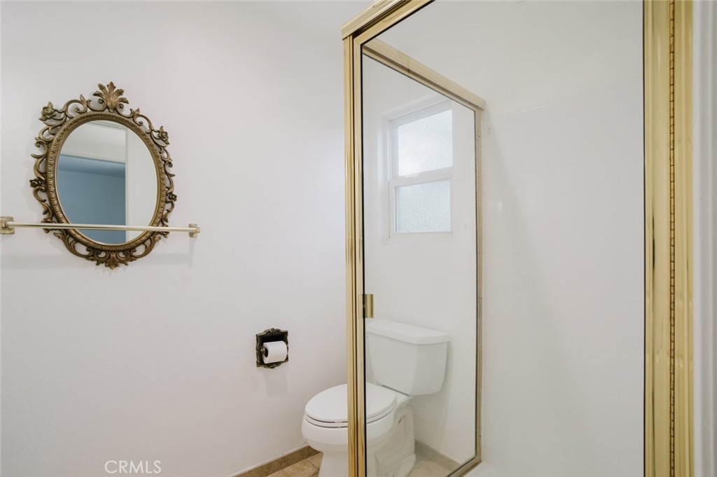https://media.crmls.org/medias/047396a9-28a5-4213-8768-301f73b1205e.jpg?preset=X-Large