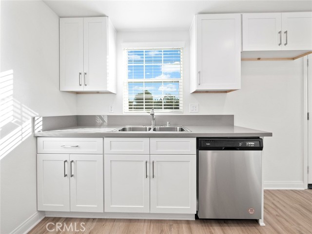 Detail Gallery Image 6 of 38 For 1325 W Grand Ave #3,  Pomona,  CA 91766 - 3 Beds | 2/1 Baths