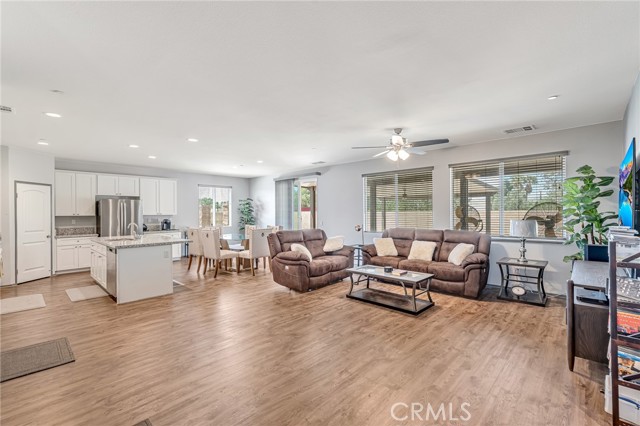 1559 Cabernet Court, San Jacinto CA: https://media.crmls.org/medias/0473d3e6-3cdf-4262-8e65-ef64b0415078.jpg